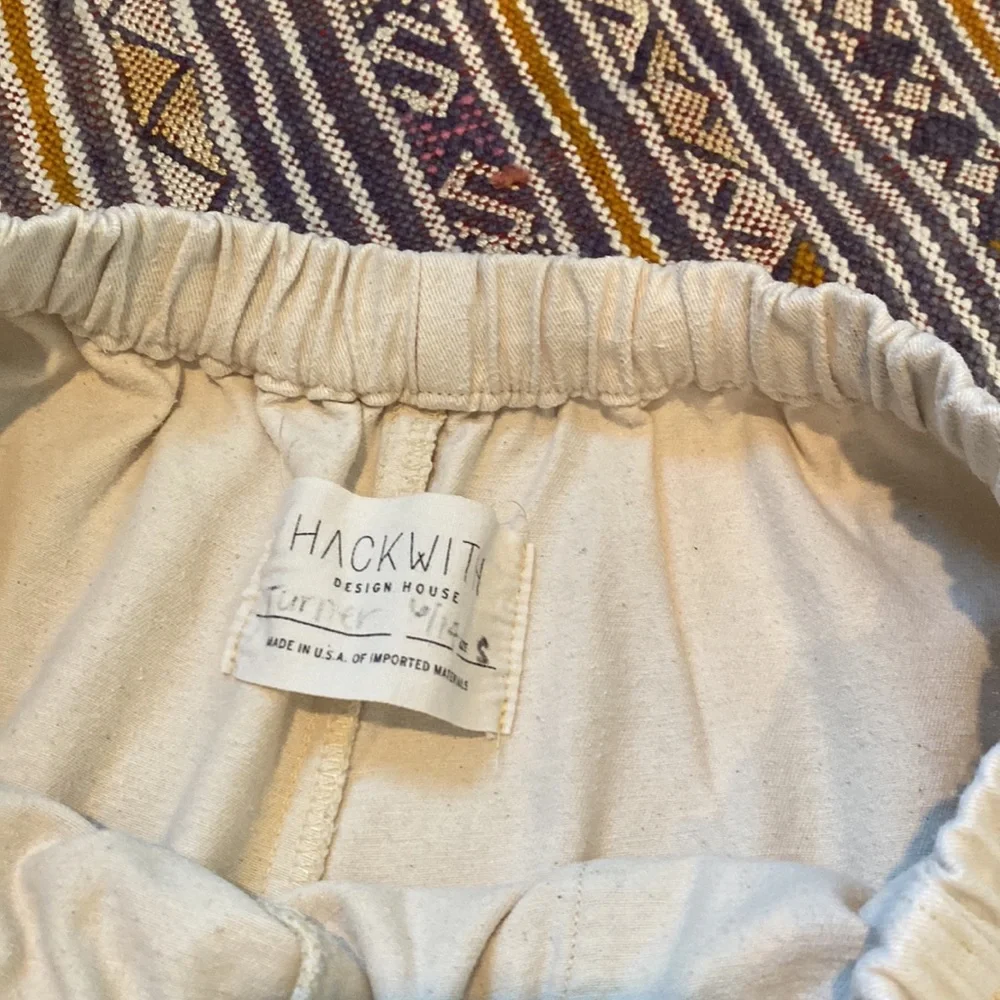 Hack With Design Cropped Pants - Picture 4 of 6